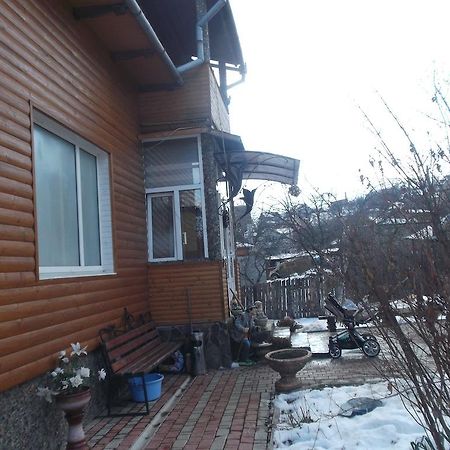 Rukavychka Hotel Яремче Екстериор снимка