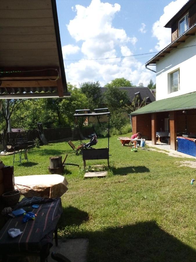 Rukavychka Hotel Яремче Екстериор снимка
